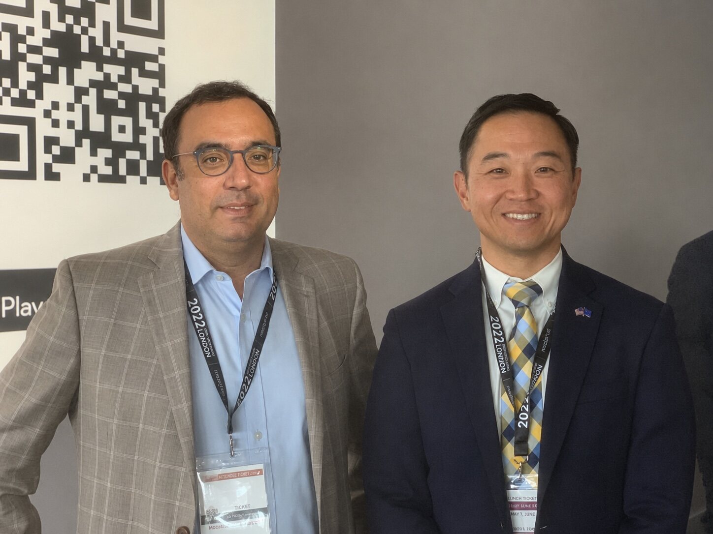 Dr Constantinos Kritiotis with Dr Peter Rhee at the IFSSH Congress in London 2022