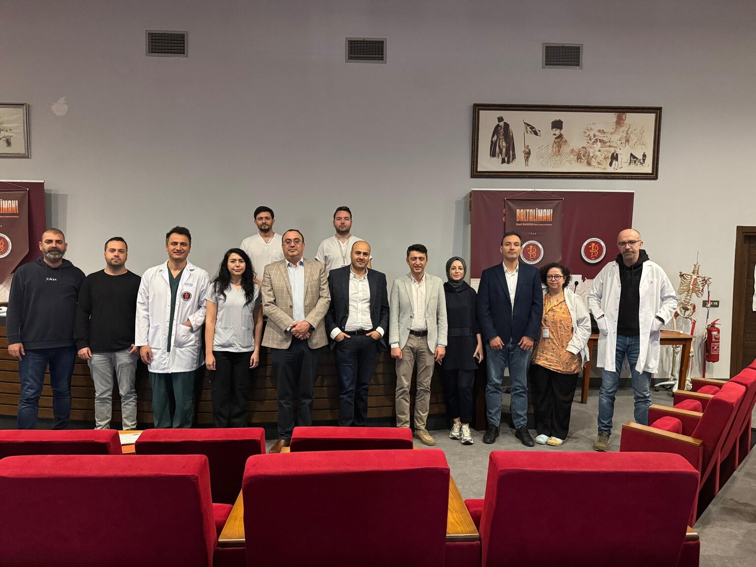 Dr Constantinos Kritiotis with the Hand Surgery team at Baltalimanı Metin Sabancı Bone Diseases Training and Research Hospital